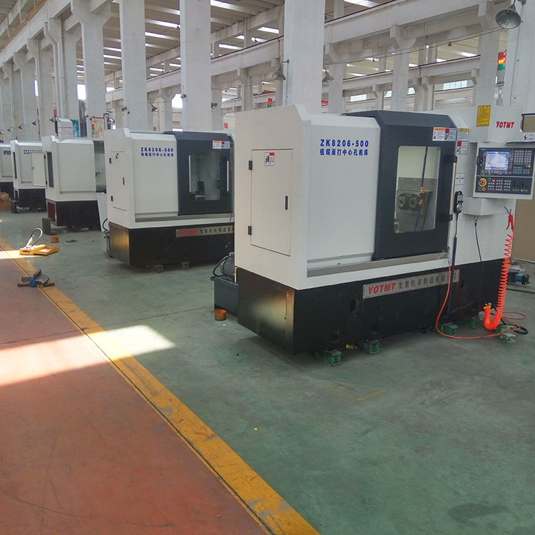 整裝(zhuang)待發的印(yìn)度出口zk8206-600銑(xǐ)打機