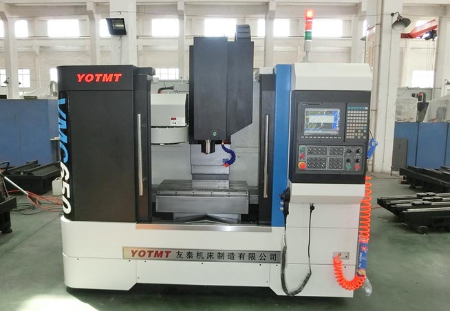 VMC650線軌加工中心正(zhèng)面圖