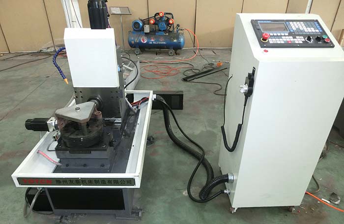 馬蹄鐵(tiě)專用機床(chuáng)實物圖