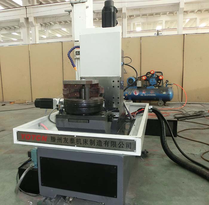 馬(mǎ)蹄鐵專用(yong)機床正面(mian)圖